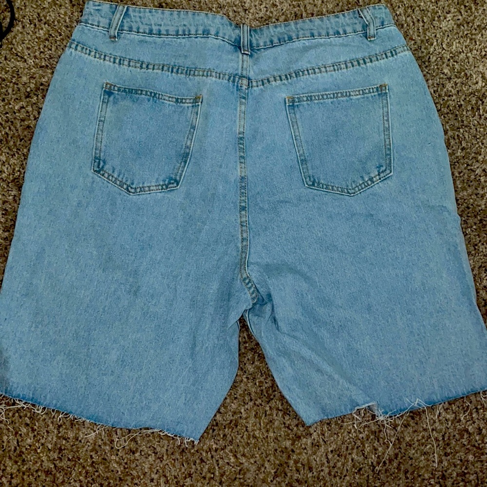 SHEIN ripped raw hem denim Bermuda shorts - Picture 2 of 2
